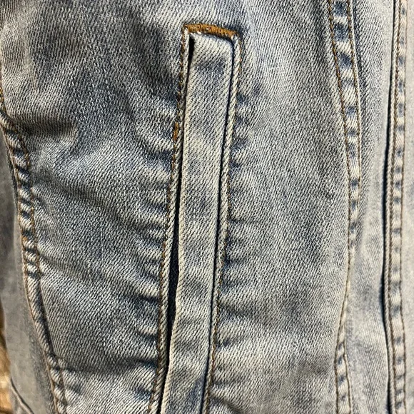GAP Icon Denim Jacket with Washwell Size M